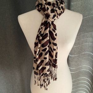 Long Leopard print Scarf